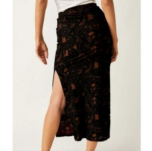 🆕 Free People Rosalie Velvet Midi Skirt / Black - Picture 4 of 4